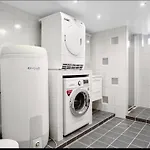 Spacious 3br In Peaceful Tranby, ,host Shared Appartement *
