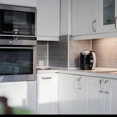 Spacious 3Br Home In Peaceful Tranby, Lier ,Host Shared Appartement *