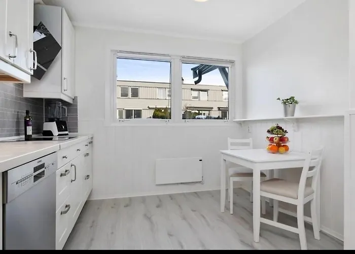 Spacious 3Br Home In Peaceful Tranby, Lier ,Host Shared Lier (Buskerud)