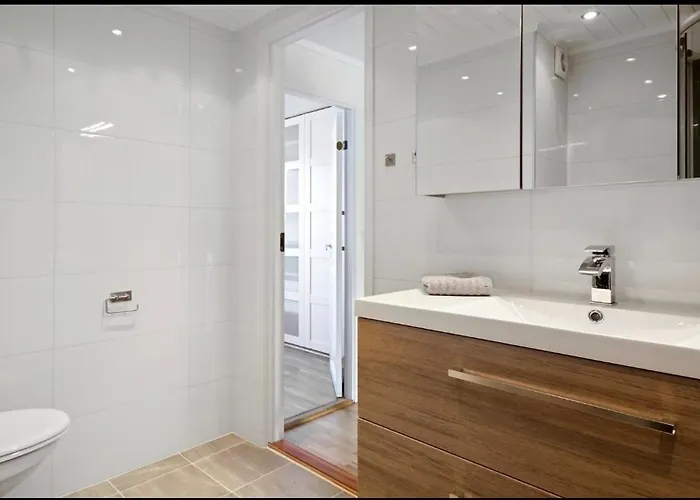 Spacious 3Br Home In Peaceful Tranby, Lier ,Host Shared Appartement *