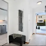 Spacious 3br In Peaceful Tranby, ,host Shared * Lier (Buskerud)